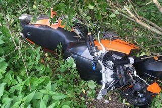 Motorkář na Šumpersku přeletěl přes řídítka a narazil do vlečky traktoru - Novinky